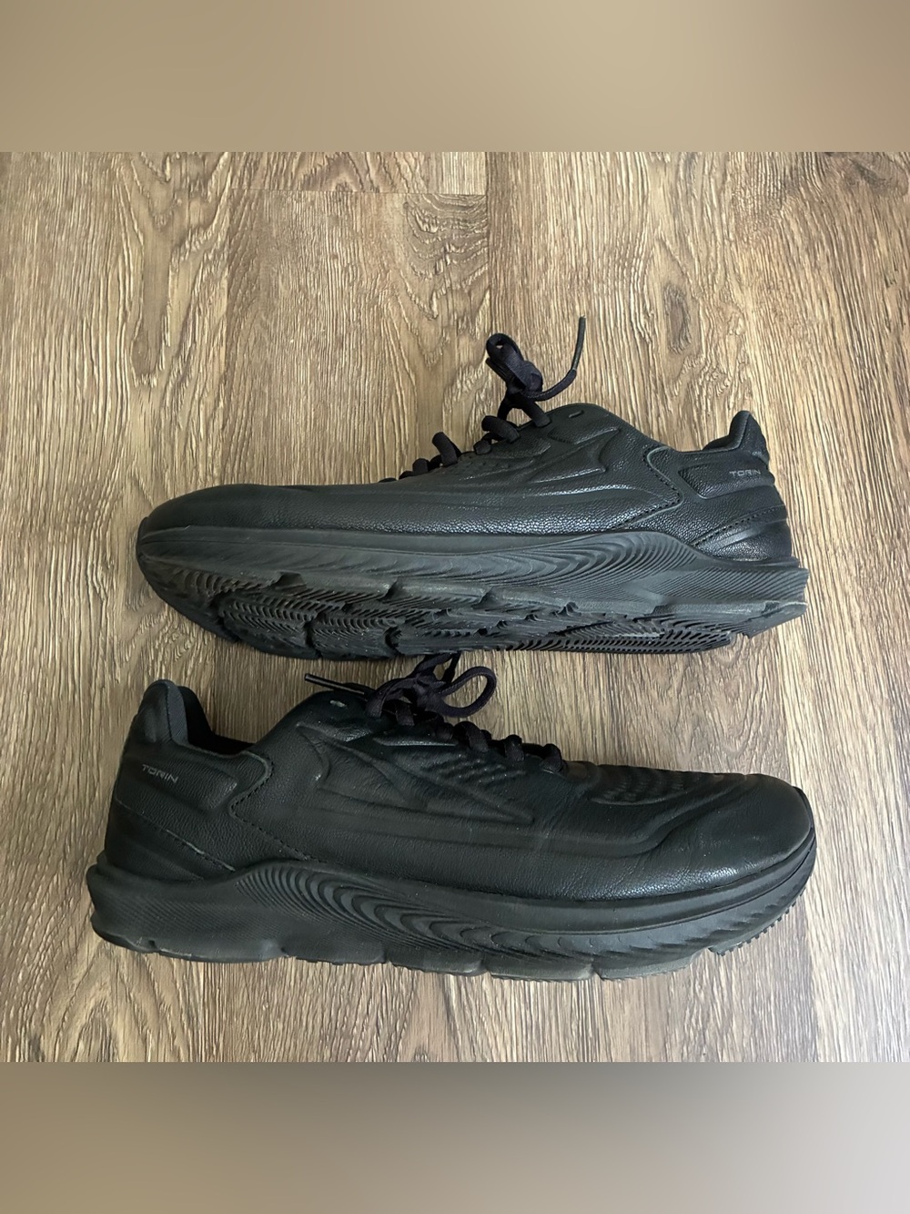 Altra TORIN 5 LEATHER Running Shoe in Black - Picture 4 of 8